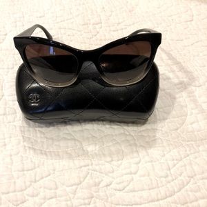 Chanel Black/White Ombré 5350